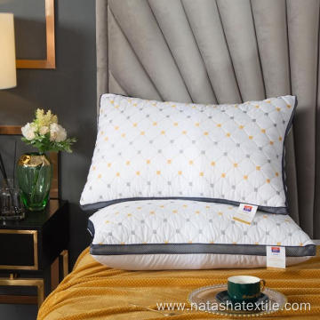 Three-dimensional mesh edge starry three-line lattice pillow